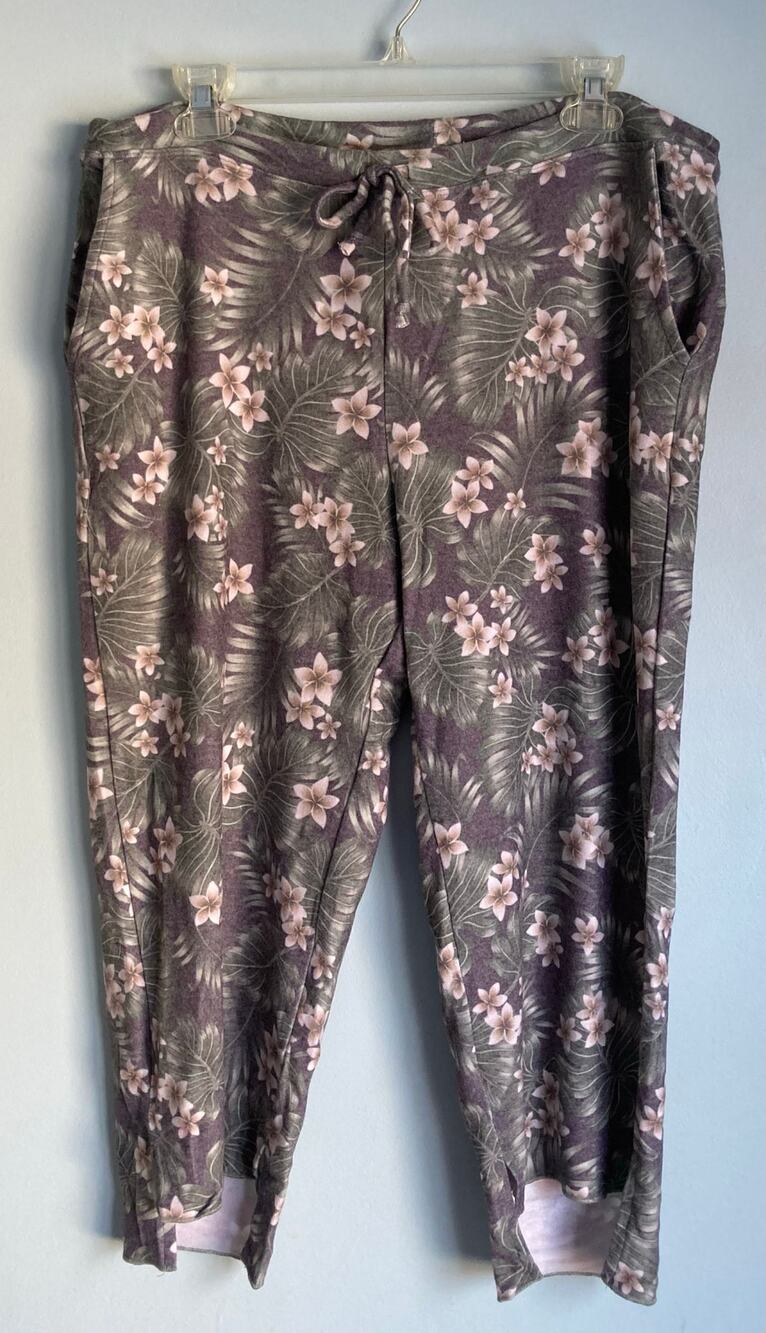 NWT Chaser Lounge Capri Pants Floral Large